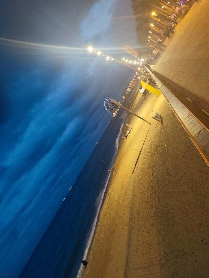 バルセロナNice Flat Within Walking Range To The Beachアパートメント エクステリア 写真